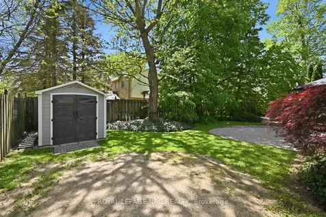 2 Meadowbrook Lane Pelham ON L0S 1E4