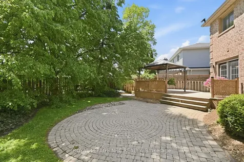 2 Meadowbrook Lane Pelham ON L0S 1E4