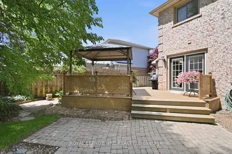 2 Meadowbrook Lane Pelham ON L0S 1E4