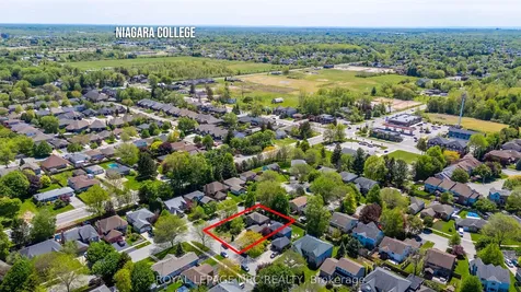 2 Meadowbrook Lane Pelham ON L0S 1E4