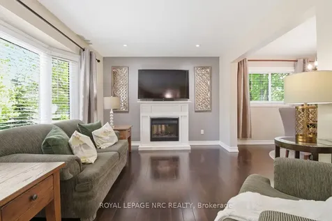 2 Meadowbrook Lane Pelham ON L0S 1E4