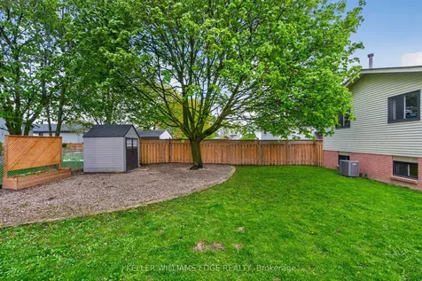 52 Latzer Crescent Brantford ON N3V 1E1