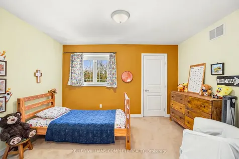 16 Oldmill Road Hamilton ON L9G 5E2