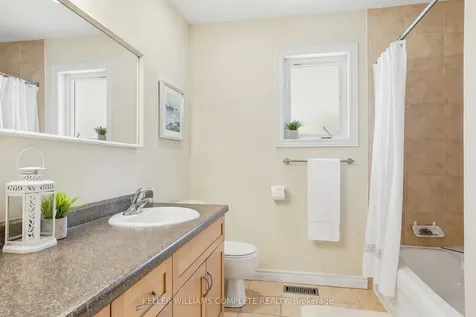 16 Oldmill Road Hamilton ON L9G 5E2