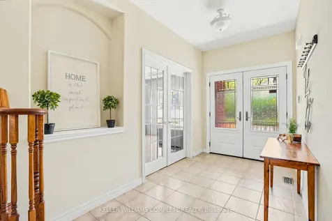 16 Oldmill Road Hamilton ON L9G 5E2