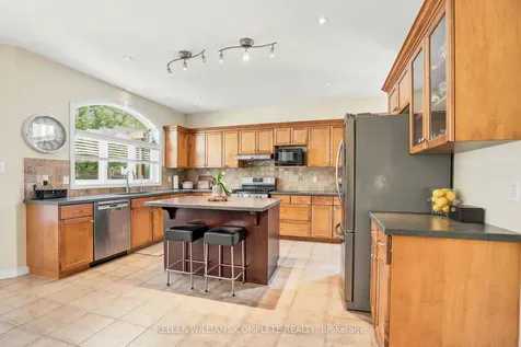 16 Oldmill Road Hamilton ON L9G 5E2