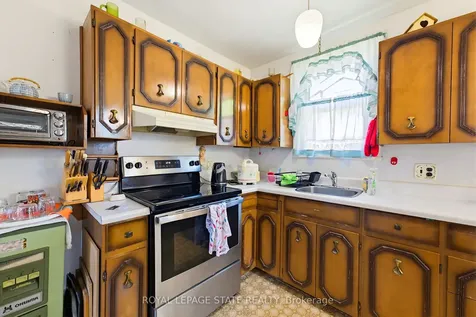 257 West 2nd Street Hamilton ON L9C 3G6