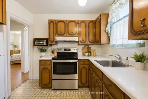 257 West 2nd Street Hamilton ON L9C 3G6