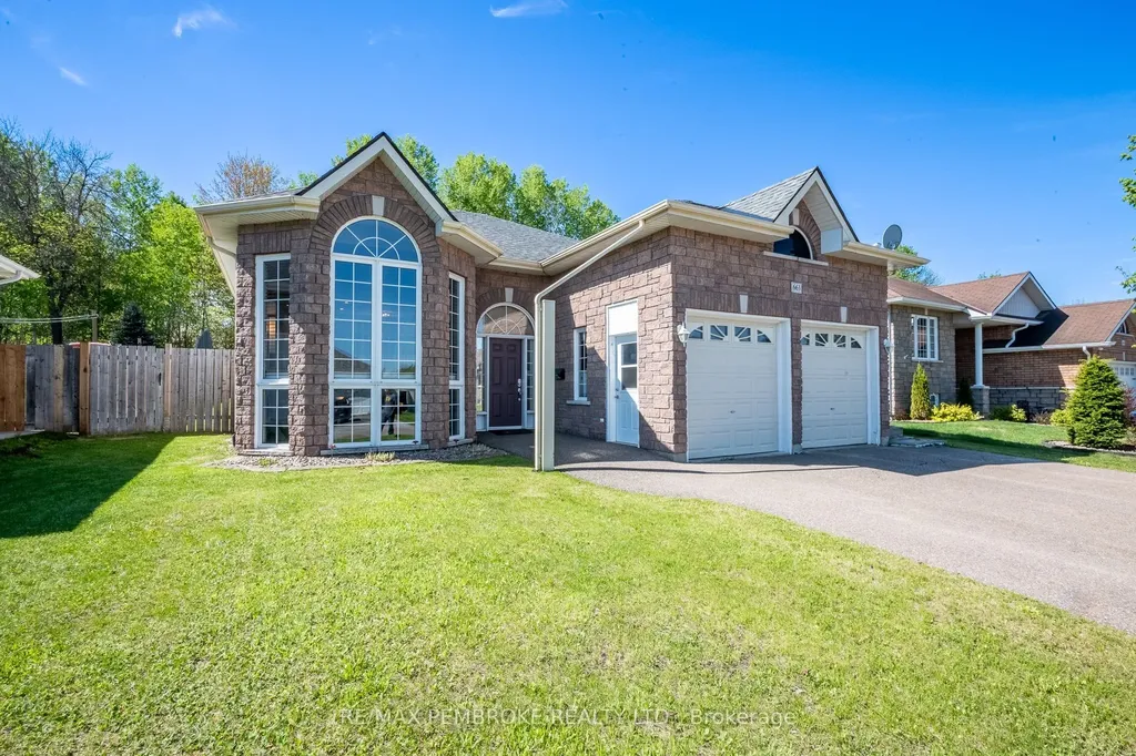 663 Fairview Avenue S Laurentian Valley ON K8A 8N4