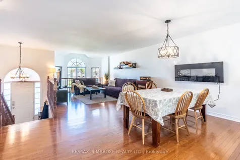 663 Fairview Avenue S Laurentian Valley ON K8A 8N4