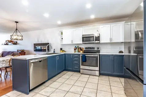 663 Fairview Avenue S Laurentian Valley ON K8A 8N4