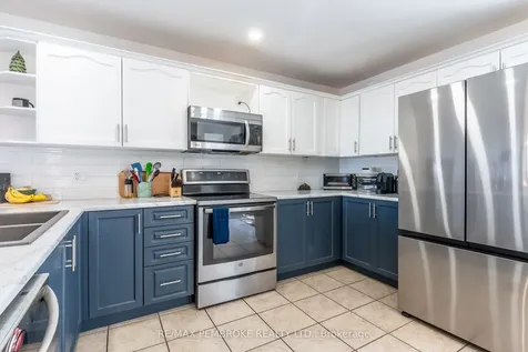663 Fairview Avenue S Laurentian Valley ON K8A 8N4