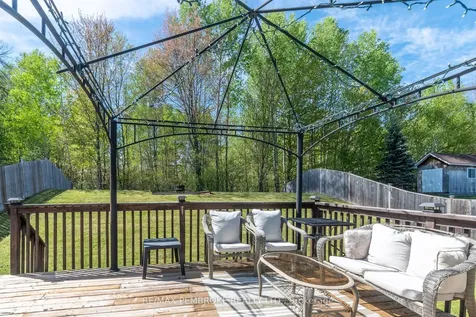 663 Fairview Avenue S Laurentian Valley ON K8A 8N4