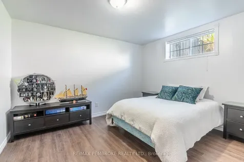 663 Fairview Avenue S Laurentian Valley ON K8A 8N4