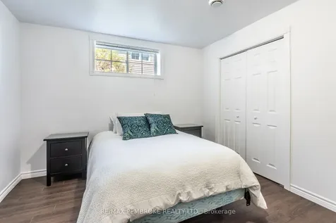 663 Fairview Avenue S Laurentian Valley ON K8A 8N4