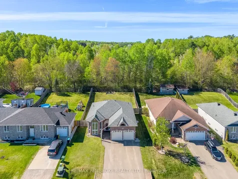 663 Fairview Avenue S Laurentian Valley ON K8A 8N4