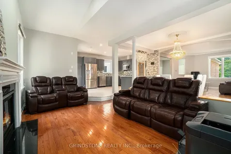 95 Evanshen Crescent Kanata ON K2K 2X7