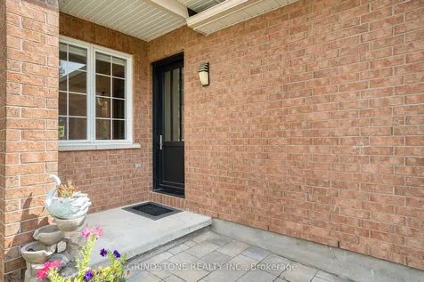 95 Evanshen Crescent Kanata ON K2K 2X7