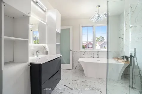 95 Evanshen Crescent Kanata ON K2K 2X7
