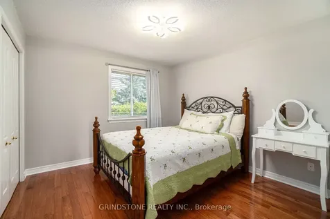 95 Evanshen Crescent Kanata ON K2K 2X7