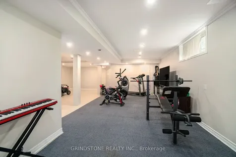 95 Evanshen Crescent Kanata ON K2K 2X7