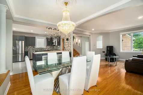 95 Evanshen Crescent Kanata ON K2K 2X7
