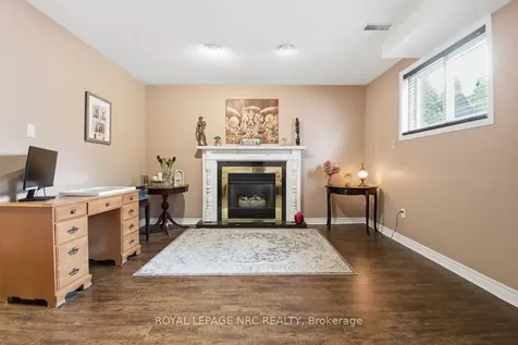 27 Woodrush Avenue Welland ON L3C 6S6