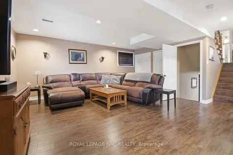 27 Woodrush Avenue Welland ON L3C 6S6