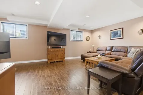 27 Woodrush Avenue Welland ON L3C 6S6