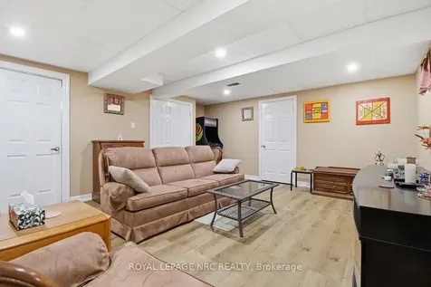 27 Woodrush Avenue Welland ON L3C 6S6