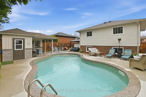 27 Woodrush Avenue Welland ON L3C 6S6