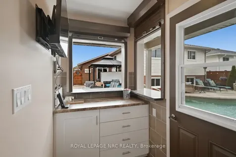 27 Woodrush Avenue Welland ON L3C 6S6
