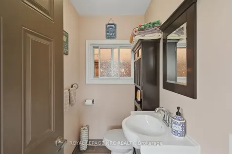 27 Woodrush Avenue Welland ON L3C 6S6