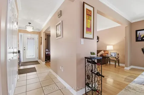 27 Woodrush Avenue Welland ON L3C 6S6