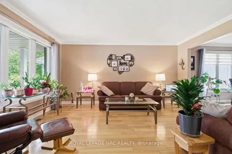 27 Woodrush Avenue Welland ON L3C 6S6