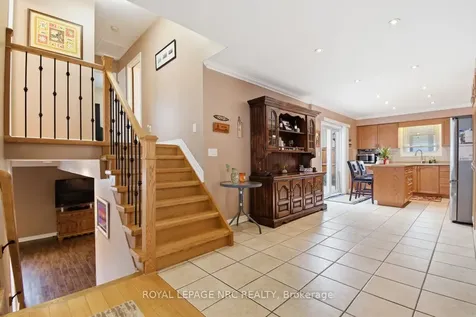 27 Woodrush Avenue Welland ON L3C 6S6