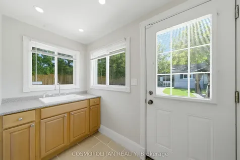 82 Stoney Brook Drive Hamilton ON L8G 3V6