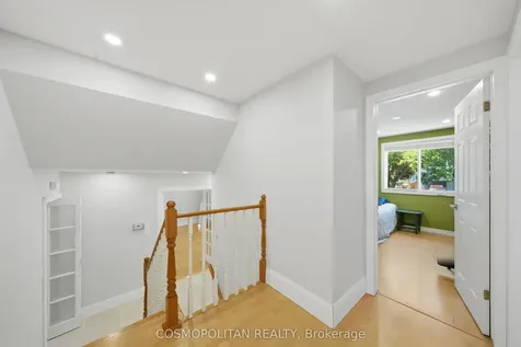 82 Stoney Brook Drive Hamilton ON L8G 3V6