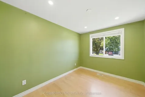 82 Stoney Brook Drive Hamilton ON L8G 3V6