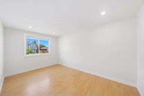 82 Stoney Brook Drive Hamilton ON L8G 3V6