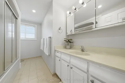 82 Stoney Brook Drive Hamilton ON L8G 3V6