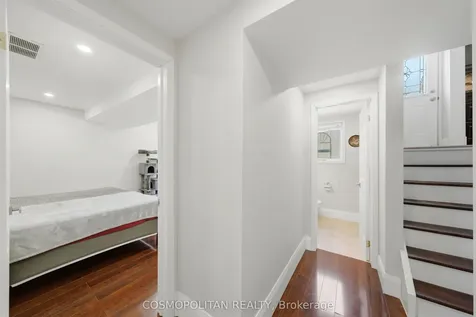 82 Stoney Brook Drive Hamilton ON L8G 3V6
