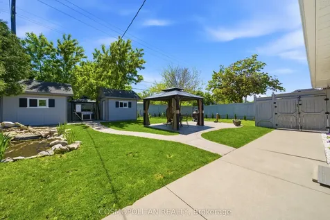 82 Stoney Brook Drive Hamilton ON L8G 3V6