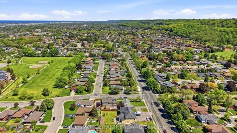 82 Stoney Brook Drive Hamilton ON L8G 3V6