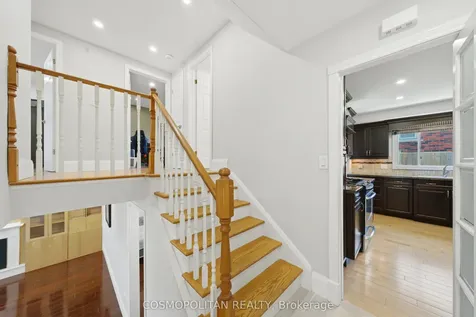 82 Stoney Brook Drive Hamilton ON L8G 3V6