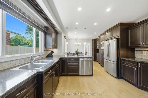 82 Stoney Brook Drive Hamilton ON L8G 3V6