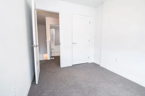 15 Hoffman Lane Hamilton ON L9G 0H2