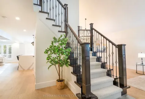 2 Orvieto Court Hamilton ON L8E 5W1