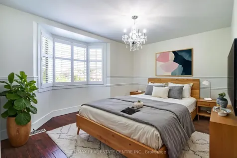 2 Orvieto Court Hamilton ON L8E 5W1