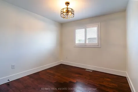 2 Orvieto Court Hamilton ON L8E 5W1